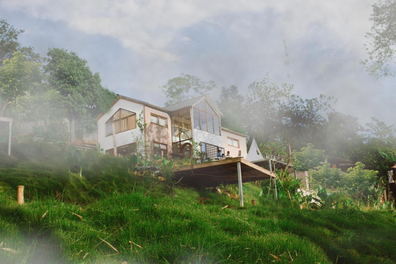 Micasa - Nha Gac Mai Tren Dinh Doi Villa Cao Bang Exteriör bild